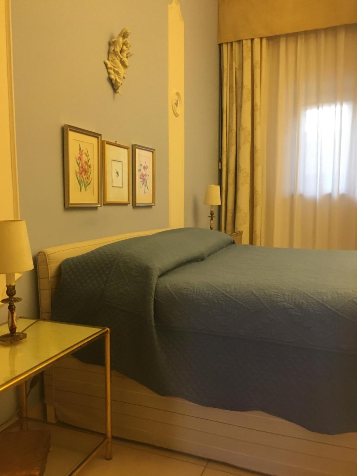 Domus Felix Bed & Breakfast ซอร์เรนโต ภายนอก รูปภาพ